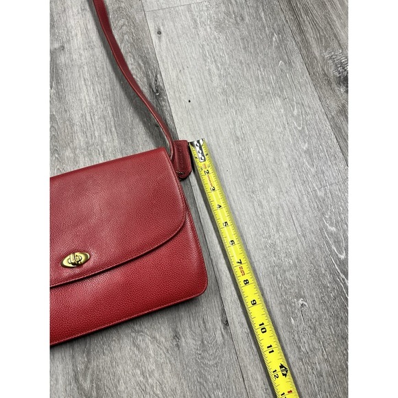 Vinntage COACH 4403 Turnlock Shoulder Bag Red Leather City Bag Made In Italy - Picture 12 of 12